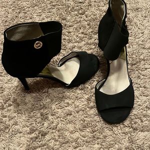 Size 9 Michael kors heel